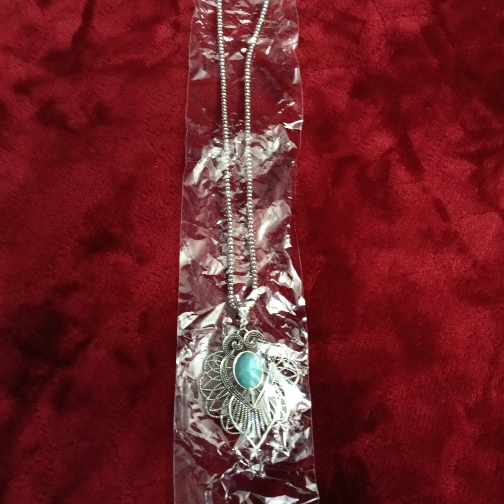💜Dark silver and blue rhinestone necklace